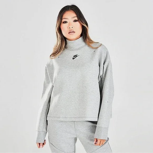 Nike Sportswear Tech Fleece Women's Oversized Turtleneck Sweatshirt - Light Gray - Picture 4 of 15